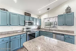 668 W Greenview Pl, Green Valley, AZ 85614 - Photo 17