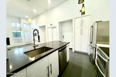 7620 E Callisto Circle #113, Tucson, AZ 85715 - Photo 1