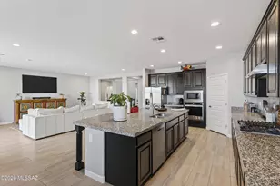 8800 W Lady Banks Dr, Marana, AZ 85653 - Photo 11