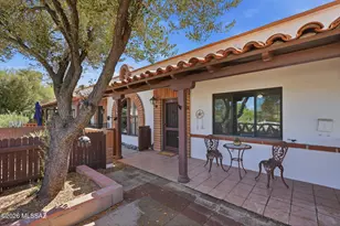 386 S La Canada Dr, Green Valley, AZ 85614 - Photo 5
