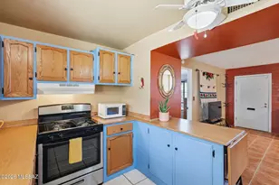 386 S La Canada Dr, Green Valley, AZ 85614 - Photo 11