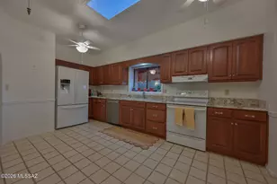8563 N Candlewood Loop, Tucson, AZ 85704 - Photo 13