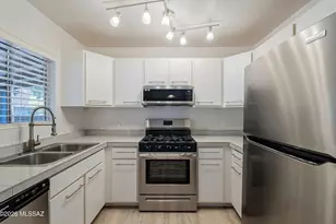 816 E 10th St, Tucson, AZ 85719 - Photo 3