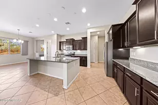 6492 W Whispering Windmill Ln, Marana, AZ 85658 - Photo 7