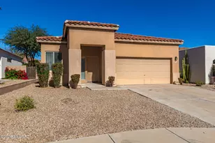 335 E Calle Nacrita, Green Valley, AZ 85614 - Photo 1