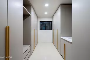 1005 W Emerine Dr, Tucson, AZ 85704 - Photo 11