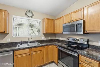 6086 N Applesauce Court, Tucson, AZ 85741 - Photo 7
