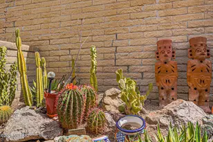 920 W Camino Sagasta, Green Valley, AZ 85622 - Photo 7