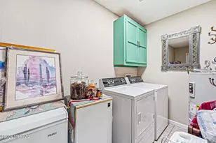 920 W Camino Sagasta, Green Valley, AZ 85622 - Photo 25