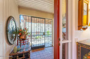 920 W Camino Sagasta, Green Valley, AZ 85622 - Photo 9