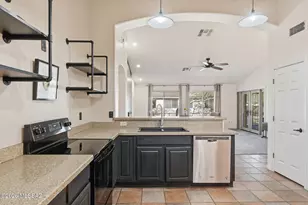 1885 E Cliff Swallow Trail, Green Valley, AZ 85614 - Photo 9