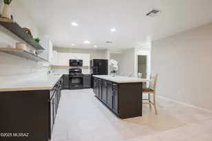 9267 N Red Diamond Ave, Tucson, AZ 85742 - Photo 11