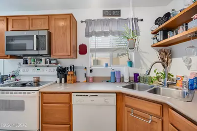 915 N Venice Avenue #APT B, Tucson, AZ 85711 - Photo 13