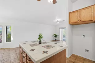 2125 E Cypress Canyon Dr, Green Valley, AZ 85614 - Photo 9