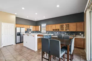 8202 W Calle Sancho Panza, Tucson, AZ 85757 - Photo 9