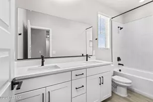 7746 S Wild Pr Dr, Tucson, AZ 85757 - Photo 13