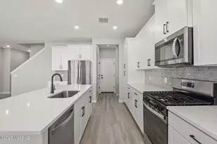 7754 S Wild Pr Dr, Tucson, AZ 85757 - Photo 3