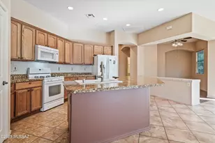 13015 N Bellbird Dr, Oro Valley, AZ 85755 - Photo 11