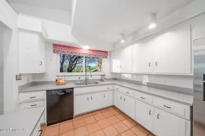 2215 E Camino El Ganado, Tucson, AZ 85718 - Photo 15