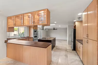 5626 N VÃ­a Salerosa, Tucson, AZ 85750 - Photo 9