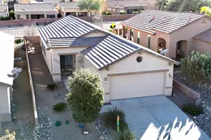 542 W Astruc Dr, Green Valley, AZ 85614 - Photo 3