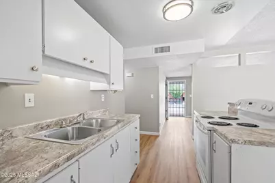 7902 E Winnepeg Drive, Tucson, AZ 85730 - Photo 19