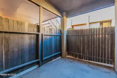 1620 N Wilmot Road #UNIT D174, Tucson, AZ 85712 - Photo 7