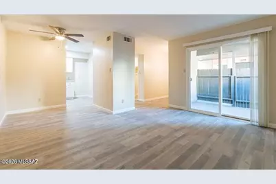 1620 N Wilmot Road #UNIT D174, Tucson, AZ 85712 - Photo 1