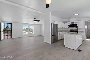 9876 S Cactus Apple Ln, Tucson, AZ 85756 - Photo 5