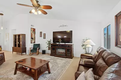 10605 E Heartleaf Willow Drive, Tucson, AZ 85747 - Photo 13