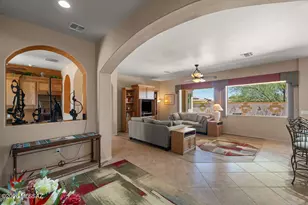 2020 W Cactus Run Dr, Green Valley, AZ 85622 - Photo 9
