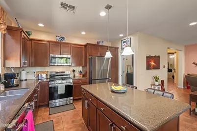 2227 E Apache Springs Lane, Green Valley, AZ 85614 - Photo 13