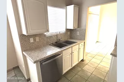 9890 N Sun Vista Place, Tucson, AZ 85742 - Photo 11