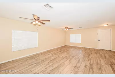 3560 E Silver Buckle Place, Tucson, AZ 85739 - Photo 11