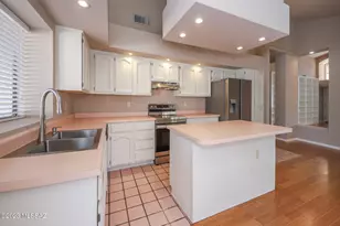 7847 E Marquise Dr, Tucson, AZ 85715 - Photo 7