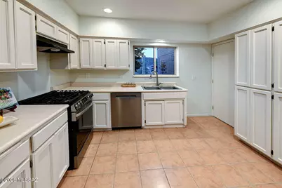 5620 N Barrasca Avenue, Tucson, AZ 85750 - Photo 9
