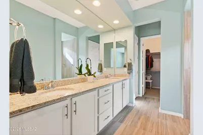 732 E Romsdalen Road, Oro Valley, AZ 85755 - Photo 17