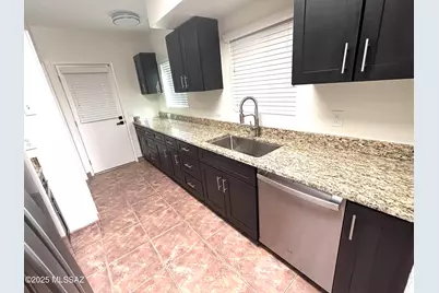 1358 S Desert Meadows Circle, Green Valley, AZ 85614 - Photo 7