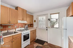 364 S Paseo Lobo, Green Valley, AZ 85614 - Photo 9