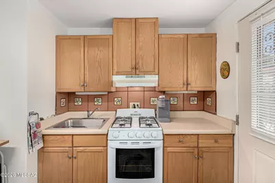 364 S Paseo Lobo #D, Green Valley, AZ 85614 - Photo 13