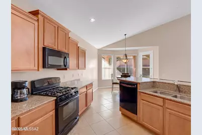 8541 N Crosswater Loop, Tucson, AZ 85743 - Photo 3
