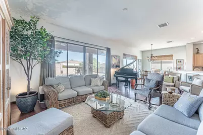 976 W Tenniel Drive, Green Valley, AZ 85614 - Photo 11