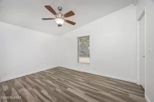 8033 S Farmcreek Dr, Tucson, AZ 85756 - Photo 11