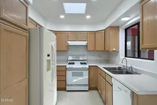 11 W Roma Dr, Tucson, AZ 85737 - Photo 9