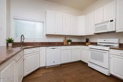 13575 N Holly Grape Drive, Marana, AZ 85658 - Photo 11