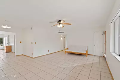 107 E Los Arcos, Green Valley, AZ 85614 - Photo 5