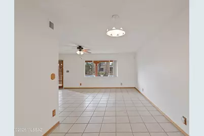 107 E Los Arcos, Green Valley, AZ 85614 - Photo 7