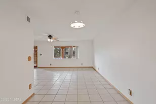 107 E Los Arcos, Green Valley, AZ 85614 - Photo 7