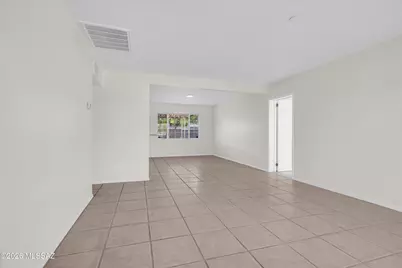 6534 E Broadway Boulevard, Tucson, AZ 85710 - Photo 9