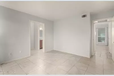 1620 N Wilmot Road #L207, Tucson, AZ 85712 - Photo 11